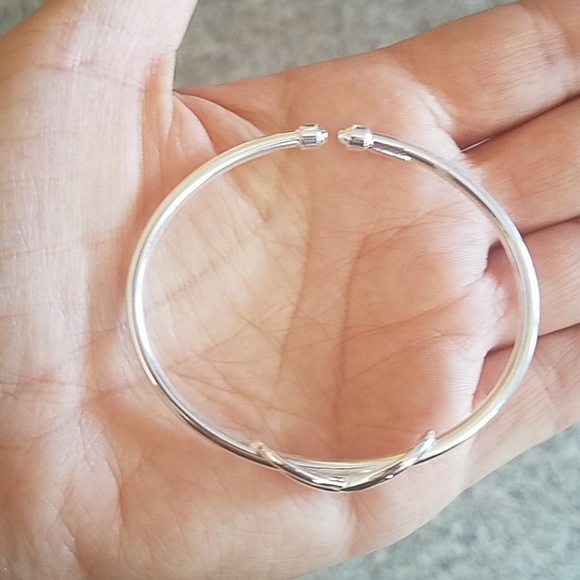 New Sterling silver Infinity Bangle 7 inches - Picture 5 of 7
